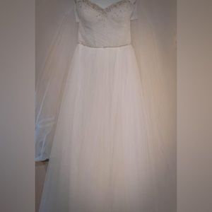 Pleated Bodice Tulle Strapless Wedding Dress plus Veil